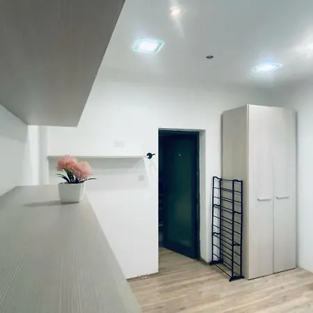 Lägenhet Cozy With 2 Bedroom In A Location