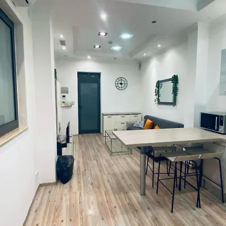 Cozy With 2 Bedroom In A Location St. Julian's