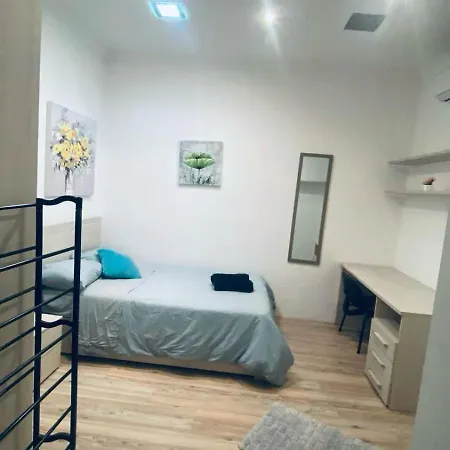 아파트 Cozy With 2 Bedroom In A Location *